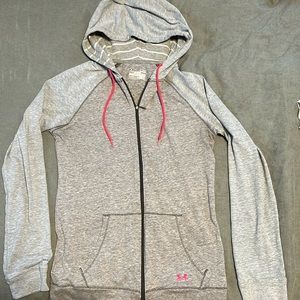 Under Armour heat gear zip up. Semi fitted. Small. Gently used.